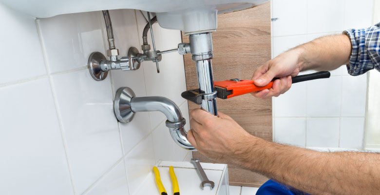 4 Tips for Choosing the Right Plumber Services