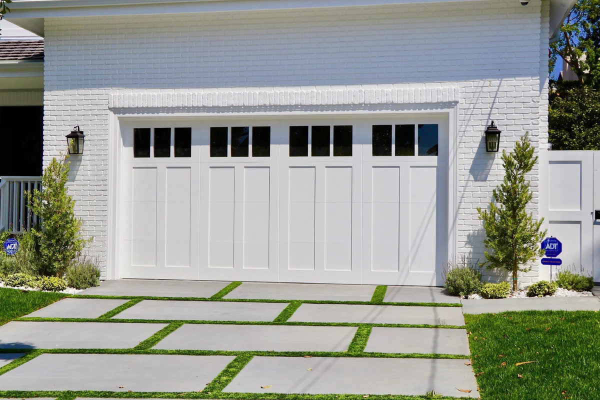 How to Find Commercial Garage Doors in Waldorf, MD
