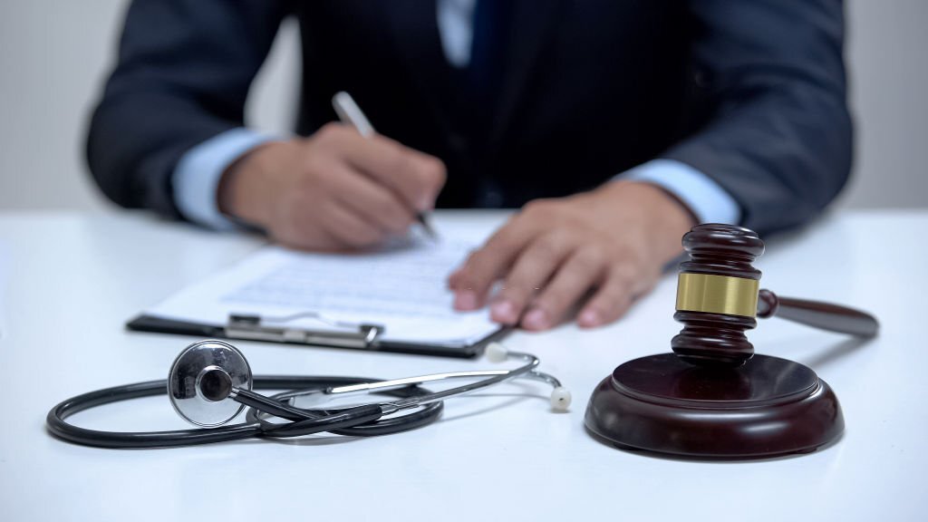 A Guide to Finding the Right Medical Negligence Service in the UK