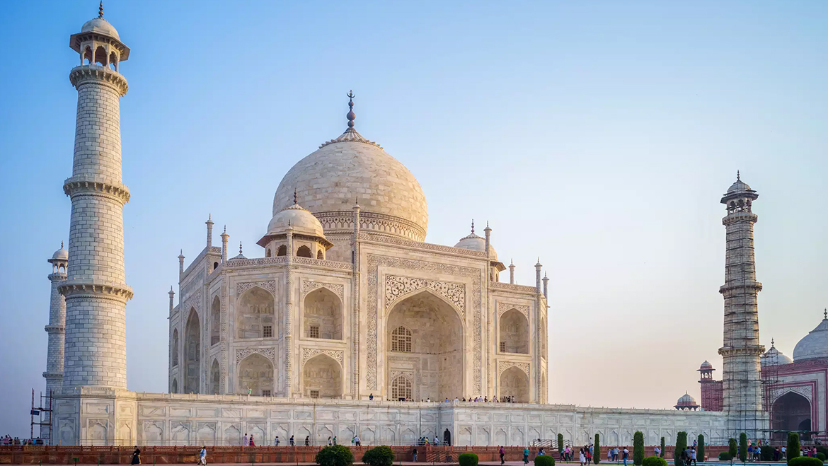 Explore the Rich Tapestry of Uttar Pradesh with Online Tour Packages 