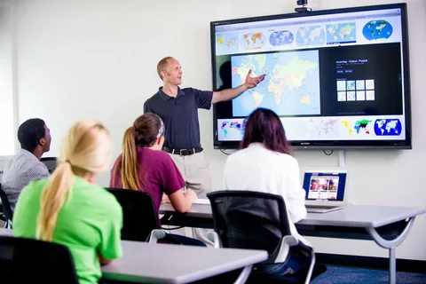 Who Are the Best Wikipedia Experts to Hire