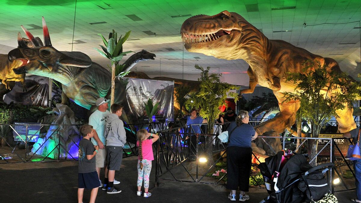 Exploring the Jurassic World at Jurassic Quest: A Virtual Tour