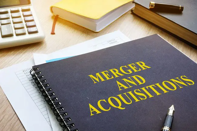 Demystifying Deals: How a Mergers & Acquisitions Course Can Elevate Your Career Trajectory