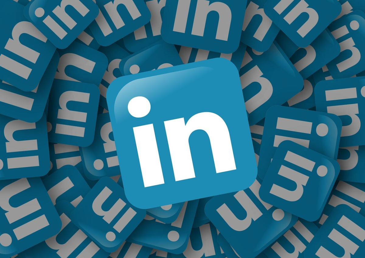 The Fine Line: Balancing LinkedIn Outreach with Daily Invitation Limits