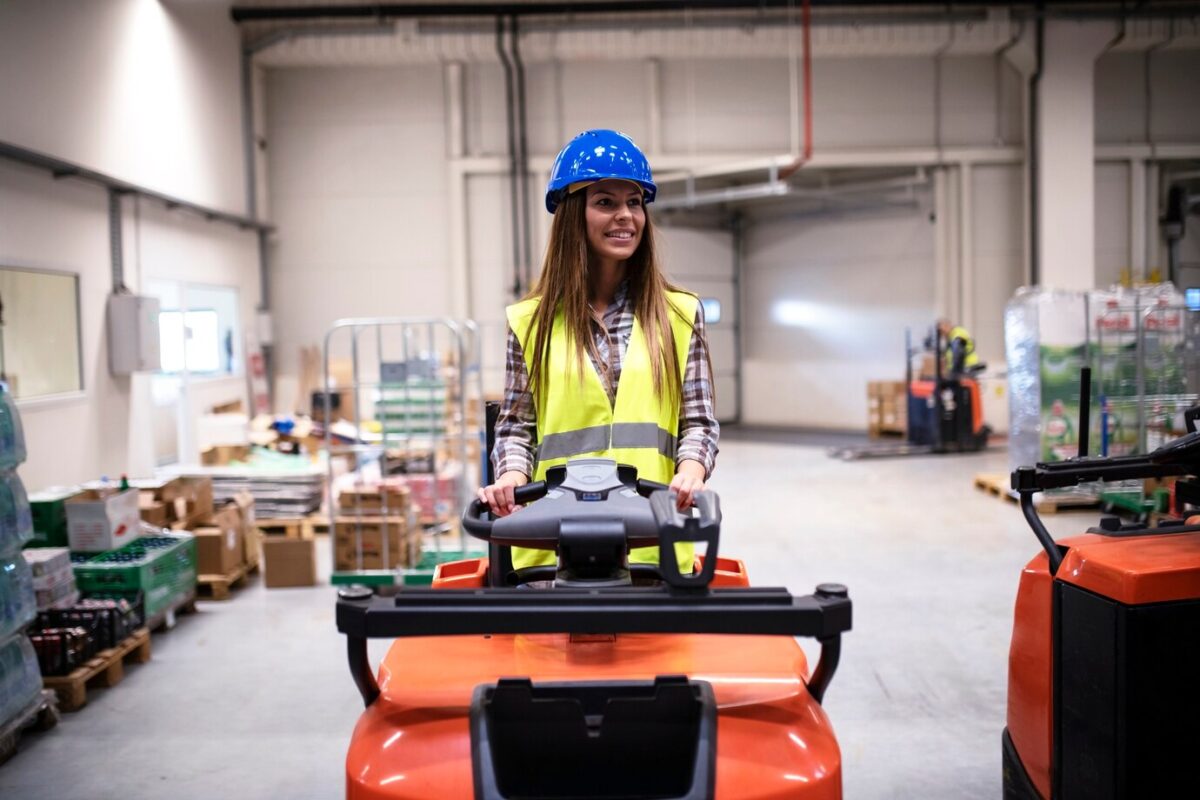 Electric Forklifts: Benefits, Types, and Maintenance Tips