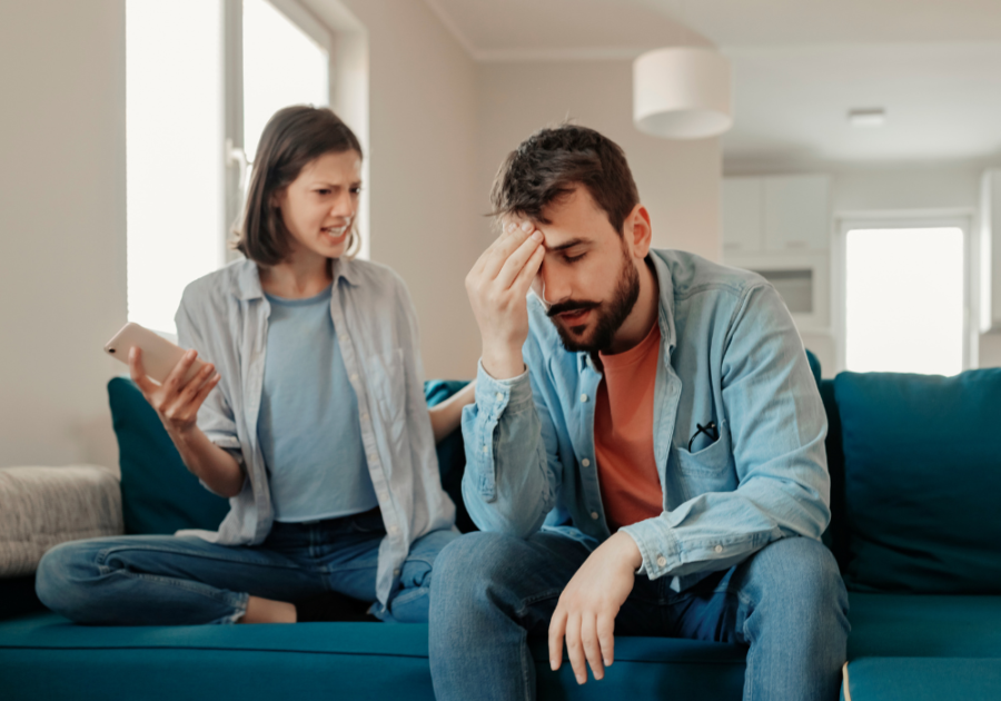 Signs of a Toxic Girlfriend