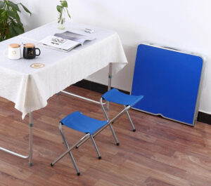 Folding table