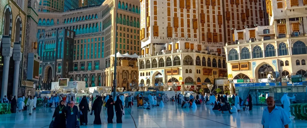 Shopping Extravaganza Souks and Malls in Saudi Arabia