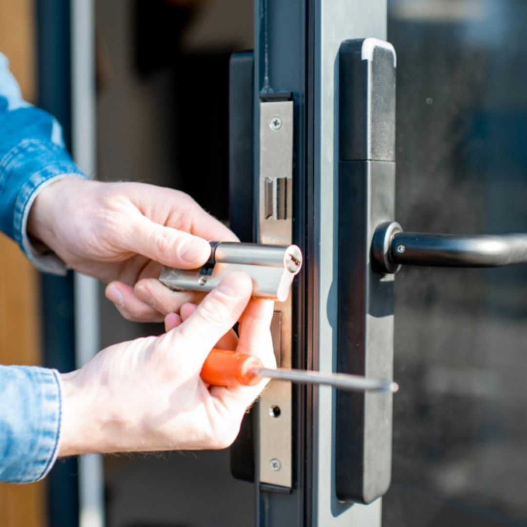 Why Should Businesses in Naperville Choose Titan Lock & Key for Lockout Services?