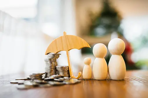 Exploring the Pros and Cons of Cashing Out Your Life Insurance