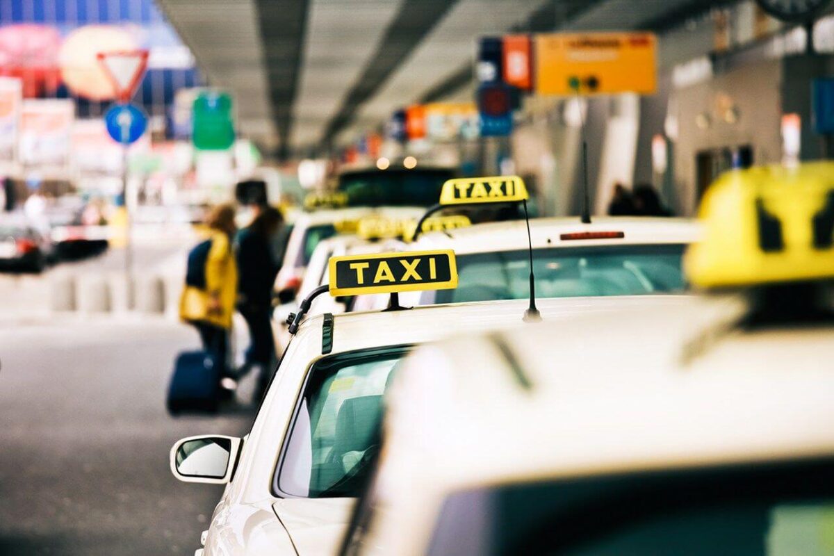 Cheapest Taxi to Bristol Airport