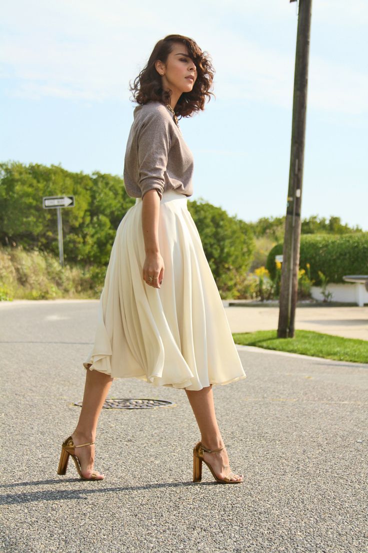 Flowy, Flirty, Fabulous: The Hottest Women’s Skirt Trends Right Now