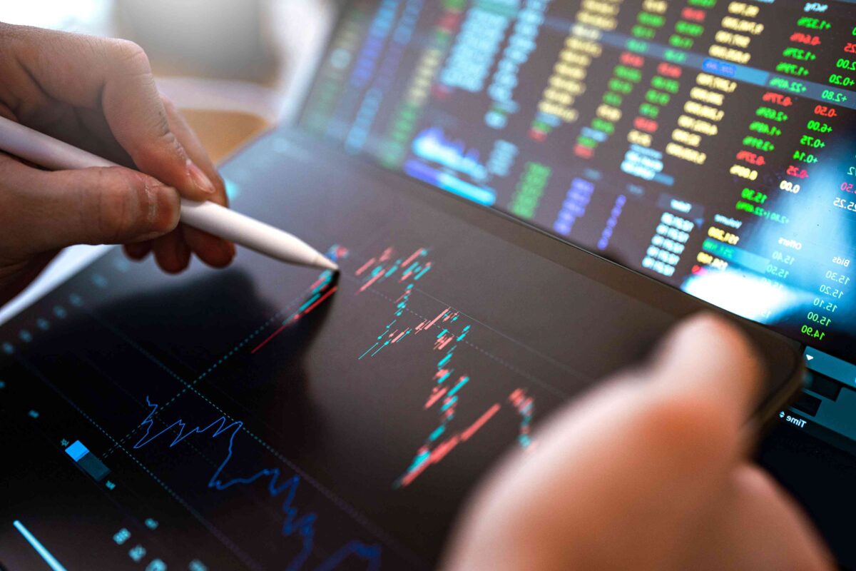 Achieve Financial Freedom: Best Funded Trader Programs Reviewed