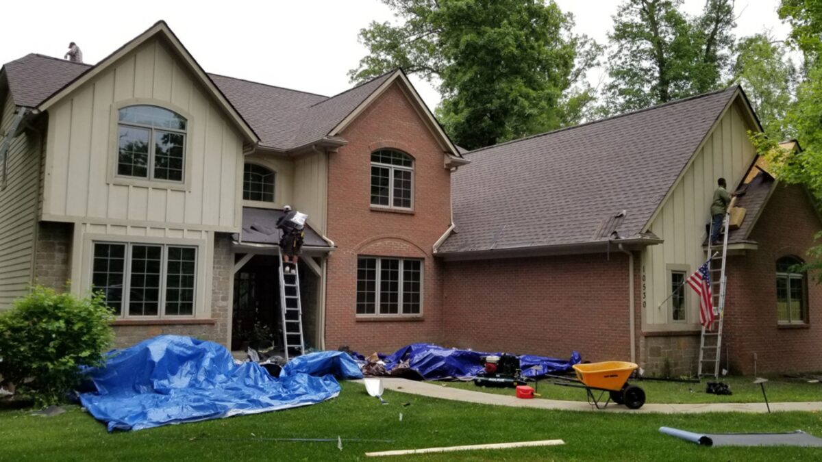 Finding the Best Residential Roofing Companies in MI