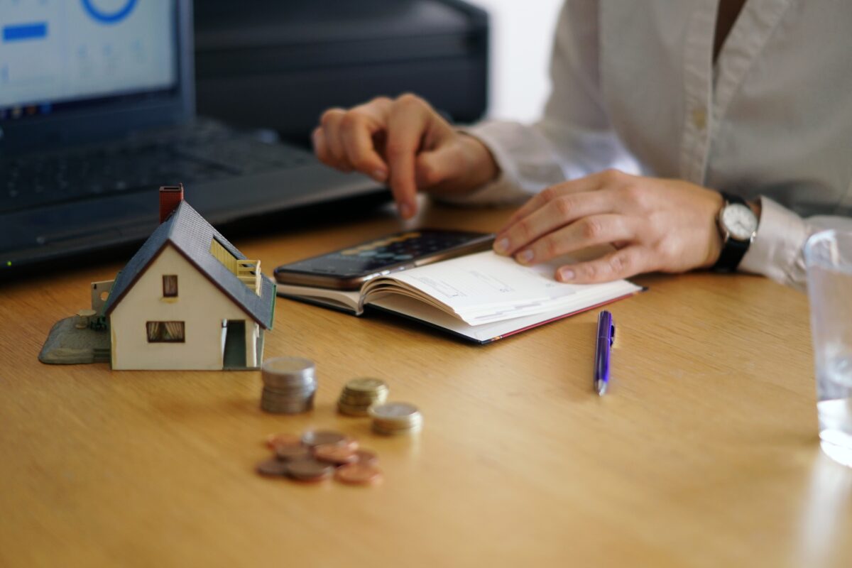 How Mortgage Brokers Work with Bad Credit Buyers