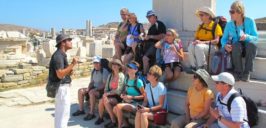 Tour Guide: Your Key to an Unforgettable Travel Experience