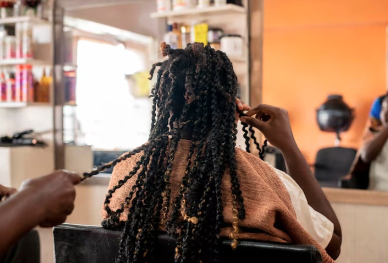 Transform Your Look at the Best Curly Hair Salon in Pembroke Pines with a Top Hair Stylist