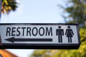 restroom-sign-on-tropica