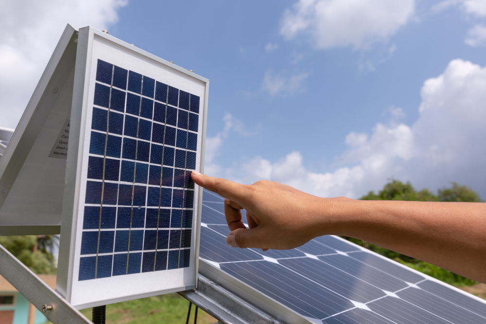 How to Use Portable Solar Power at Home, on the Road & During Outages