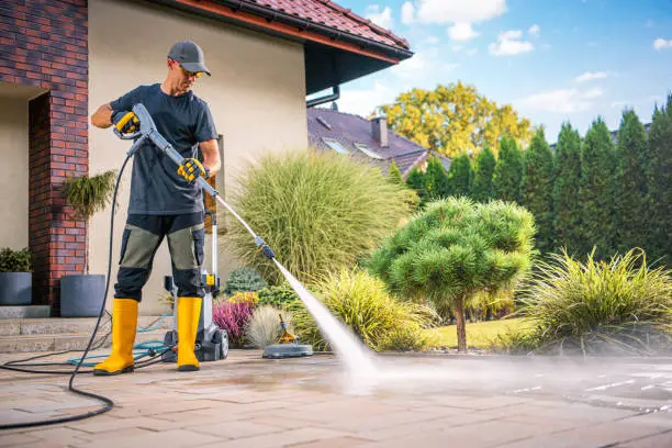 Pressure cleaning services in South Florida