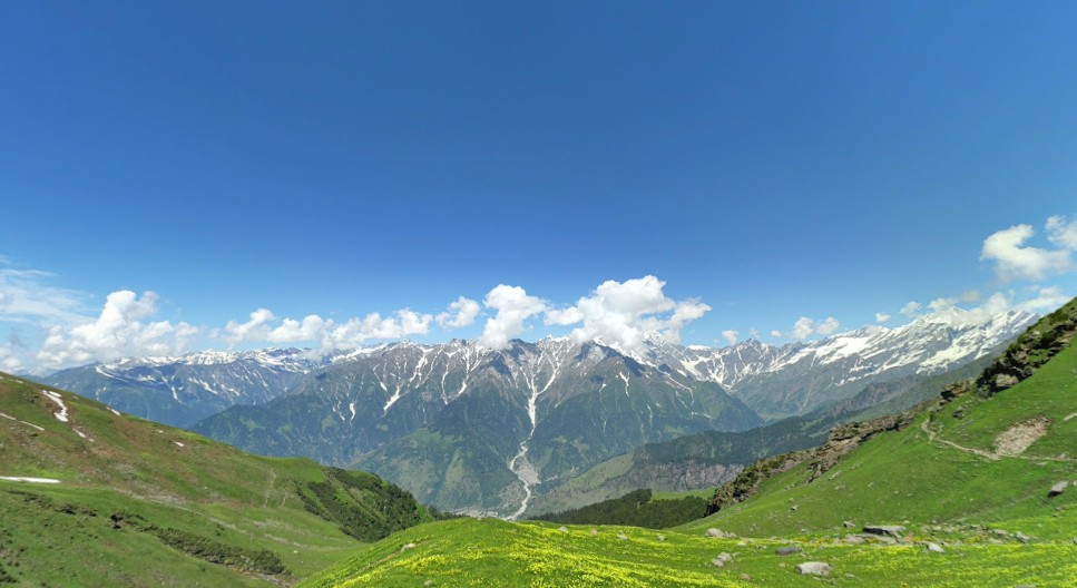 Adventurers Pick These 10 Treks in Manali Over Everest Base Camp—Here’s Why!