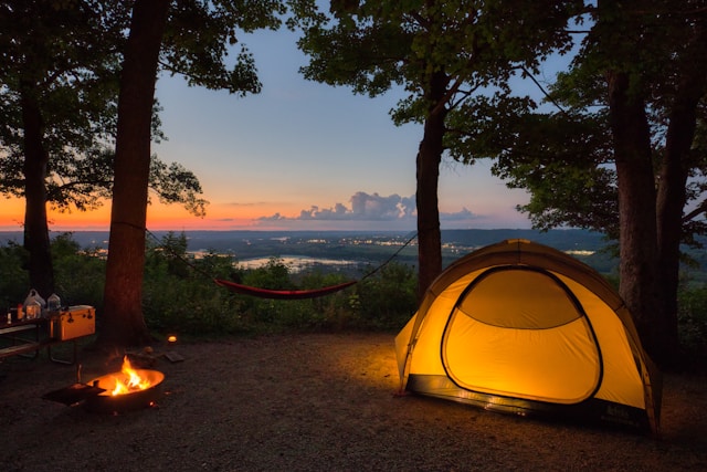 Glamping vs. Traditional Tenting: Which One’s for You?