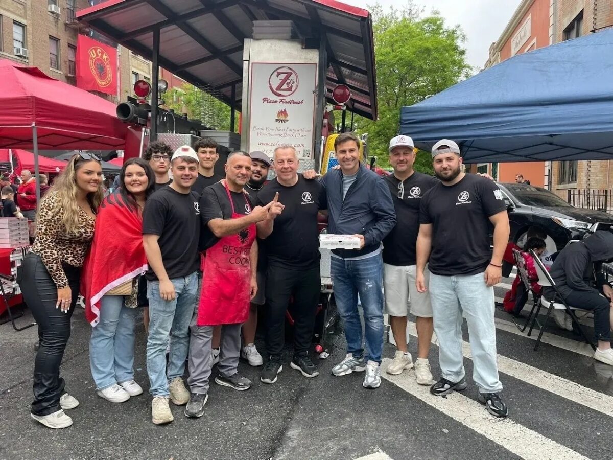 Why Choose Food Trucks For Events Featuring Zef’s Pizza Firetruck?